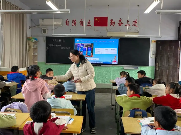 城乡接合部乡村地区的资源短板避免“学位过剩”与“入学难”并存 城乡接合部乡村地区的资源短板避免“学位过剩”与“入学难”并存
